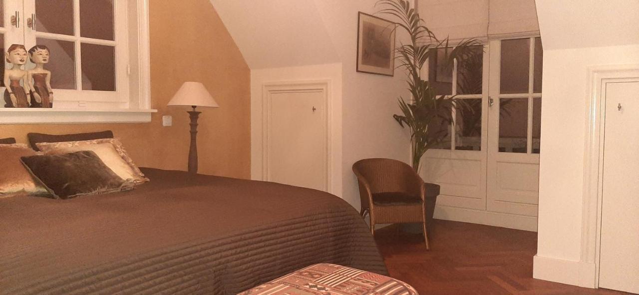 Huize Koempoelan Bed and Breakfast Νάαρντεν Εξωτερικό φωτογραφία