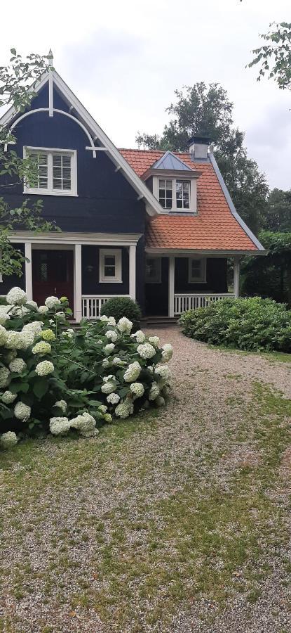 Huize Koempoelan Bed and Breakfast Νάαρντεν Εξωτερικό φωτογραφία
