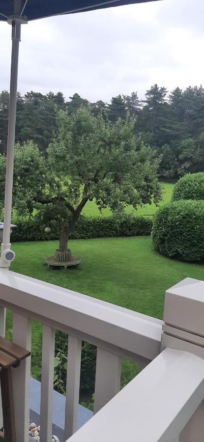 Huize Koempoelan Bed and Breakfast Νάαρντεν Εξωτερικό φωτογραφία