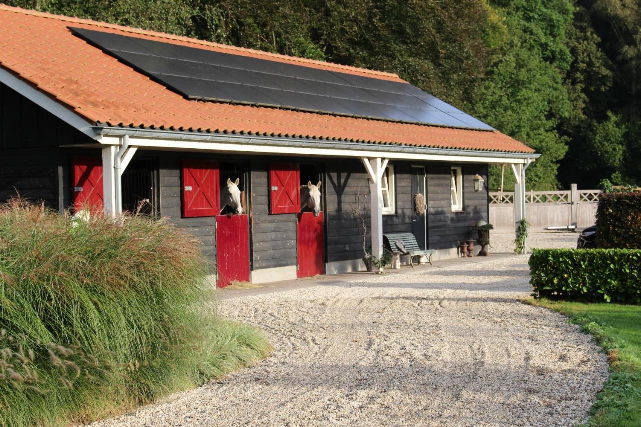Huize Koempoelan Bed and Breakfast Νάαρντεν Εξωτερικό φωτογραφία